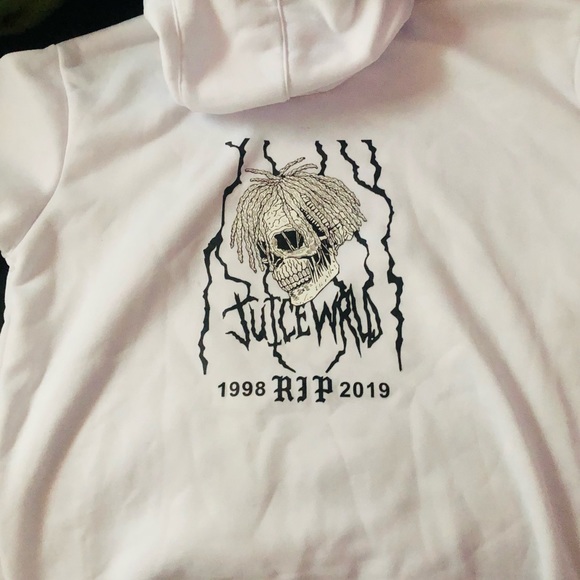 JUICEWRLD GRAPHIC SWEATSHIRT - Picture 1 of 2